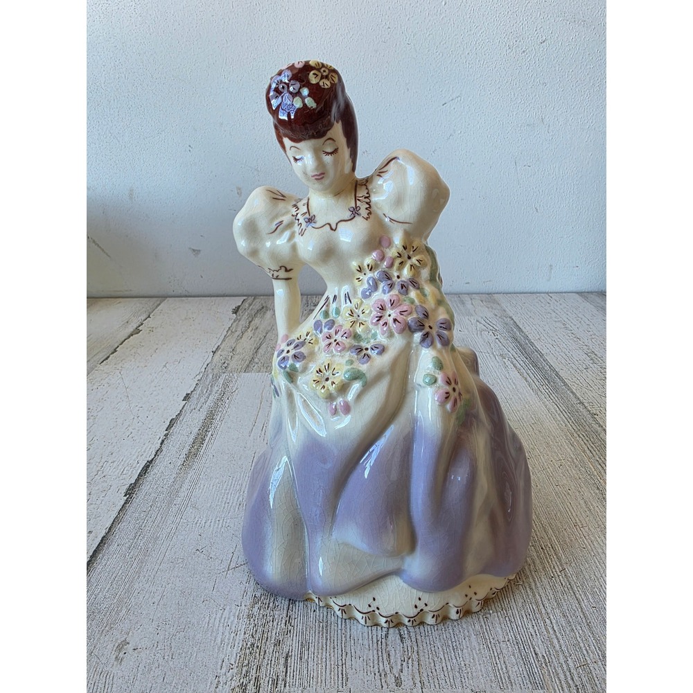Vintage modgli lady lavender flowers statue‎ figurine Victorian home decor
